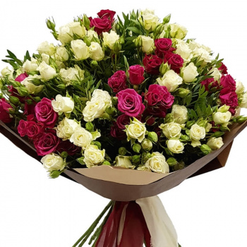 Букет из кустовых роз "Соната"  25 шт.